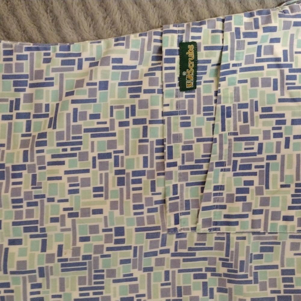 Scrub set - Picture 2 of 2